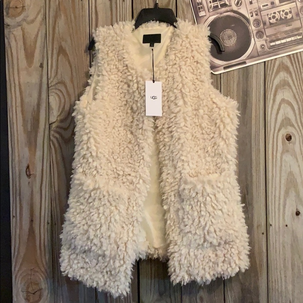 FIRM PRICE classic UGG FARRAH FAUX FUR VEST 12-14 - Picture 4 of 8